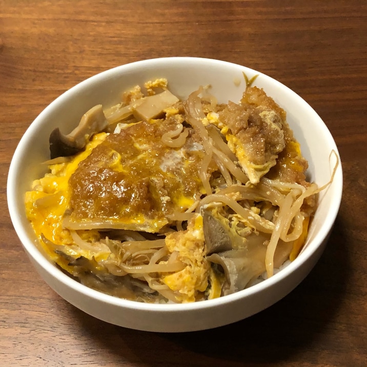 玉ねぎなくても大丈夫！市販のカツともやしのカツ丼